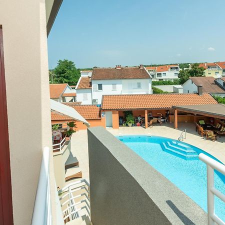 Apartment Complex Irena With Pool Пореч Екстериор снимка