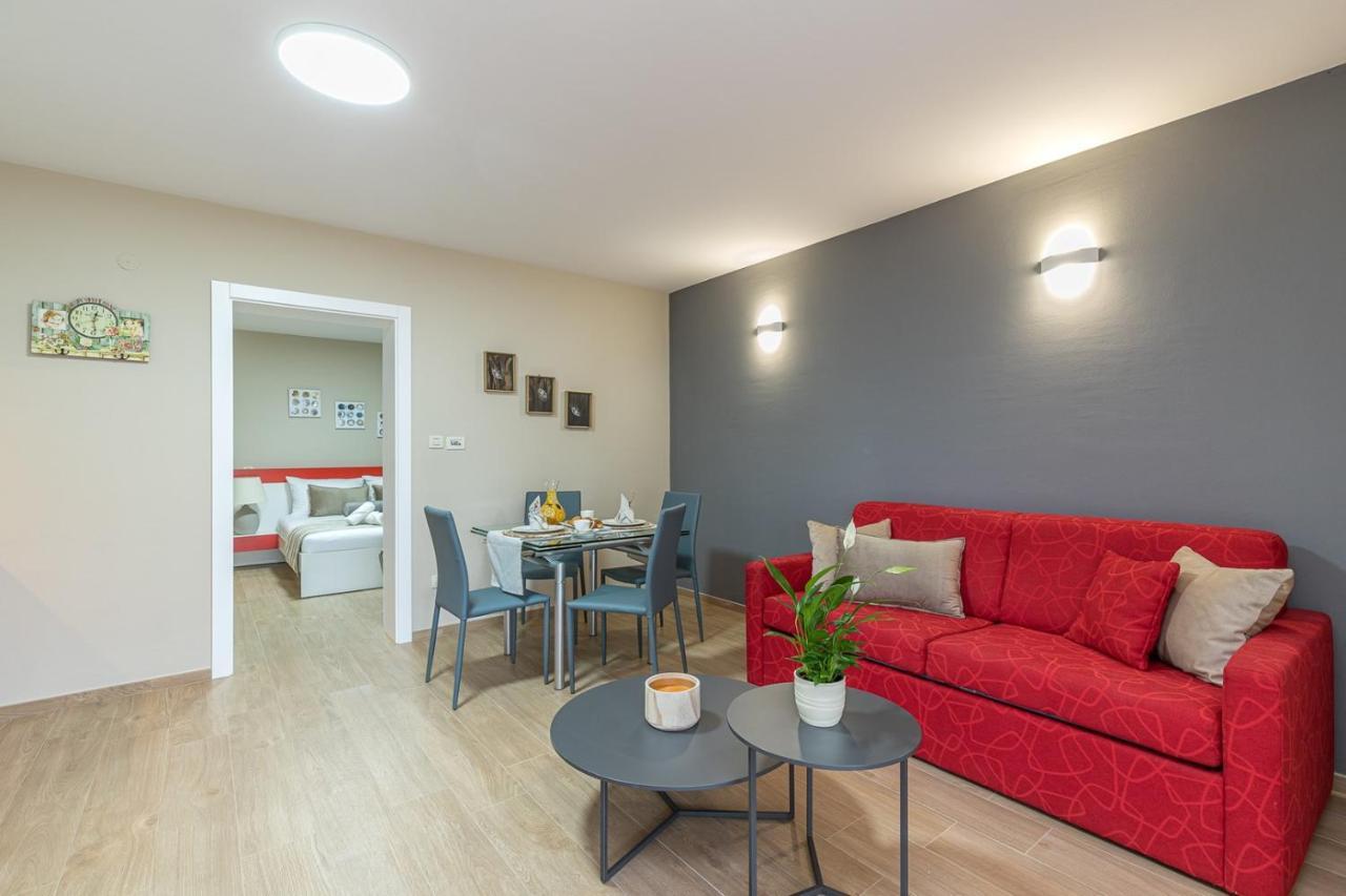 Apartment Complex Irena With Pool Пореч Екстериор снимка