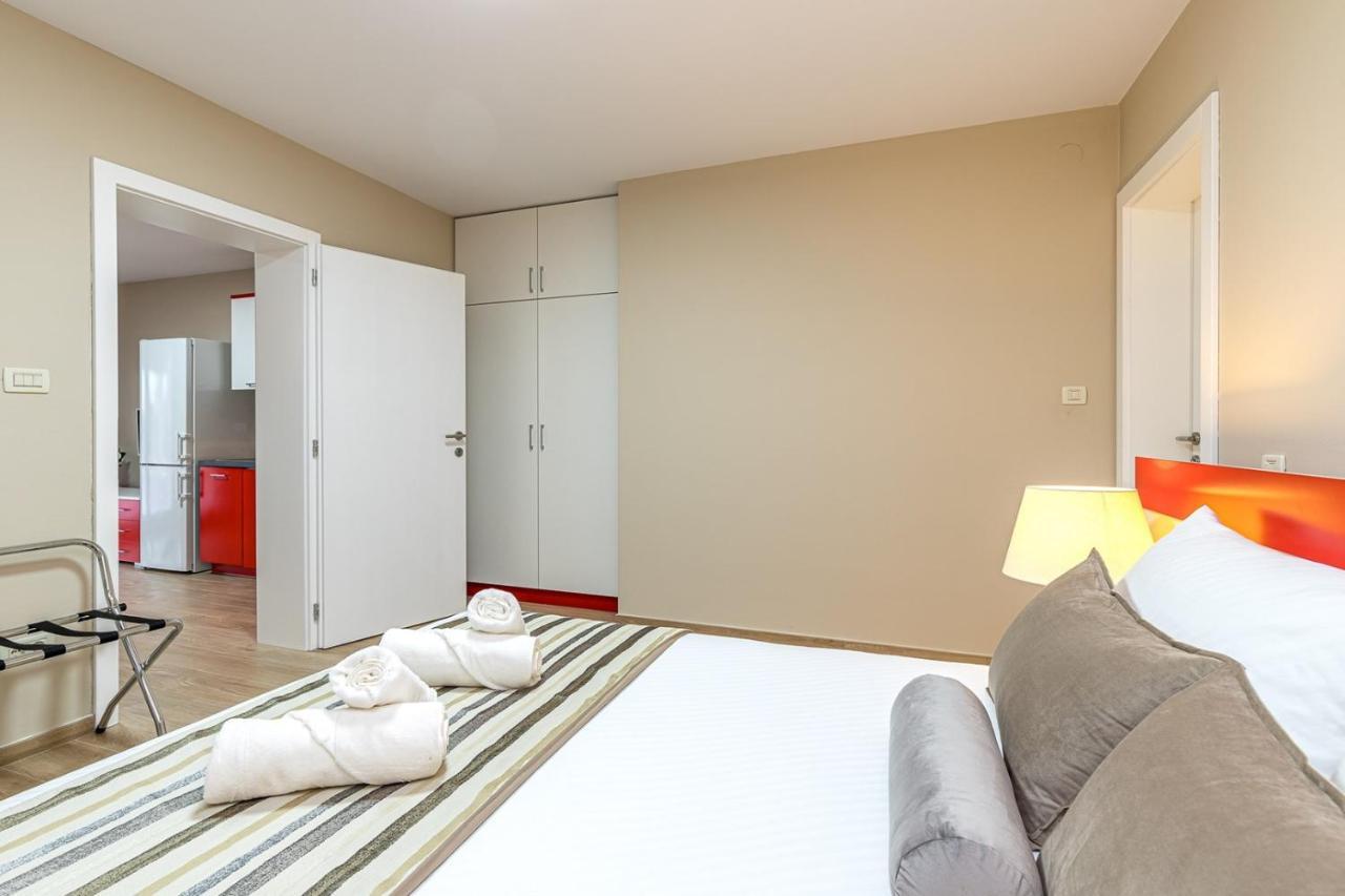 Apartment Complex Irena With Pool Пореч Екстериор снимка