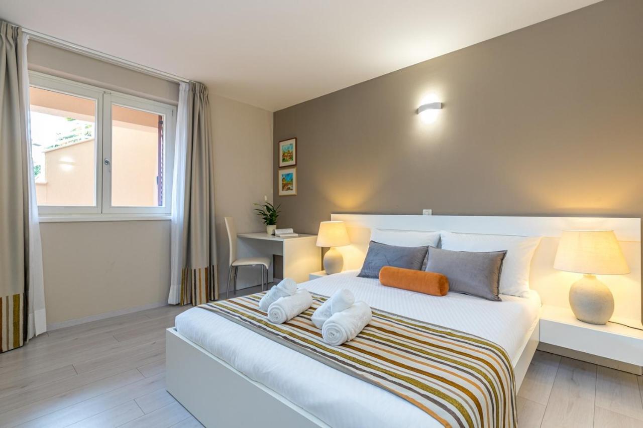 Apartment Complex Irena With Pool Пореч Екстериор снимка