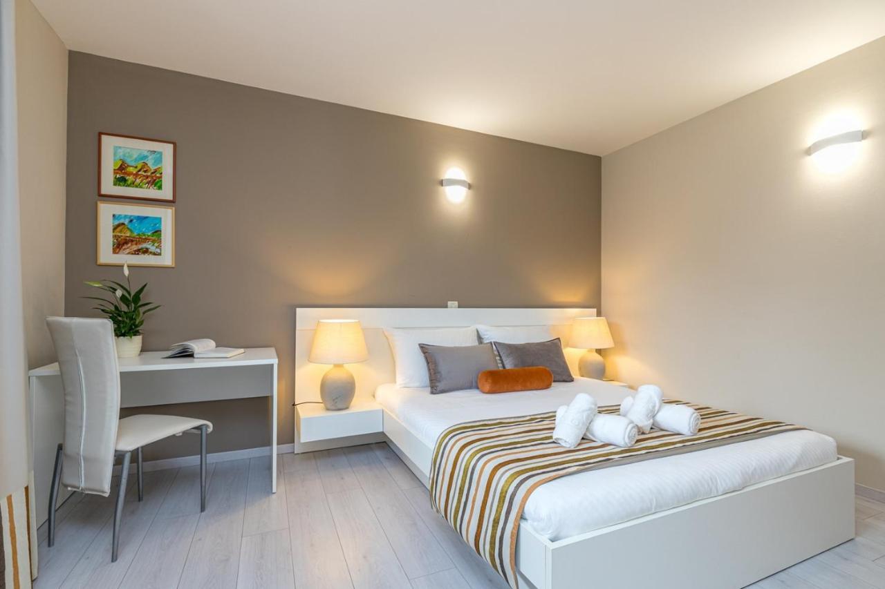 Apartment Complex Irena With Pool Пореч Екстериор снимка