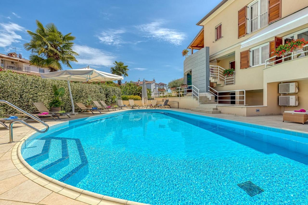 Apartment Complex Irena With Pool Пореч Екстериор снимка