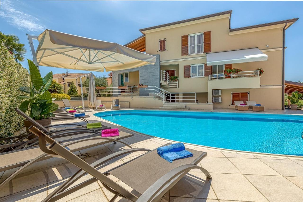 Apartment Complex Irena With Pool Пореч Екстериор снимка