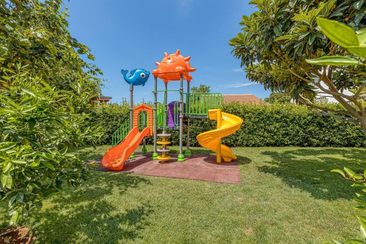 Apartment Complex Irena With Pool Пореч Екстериор снимка