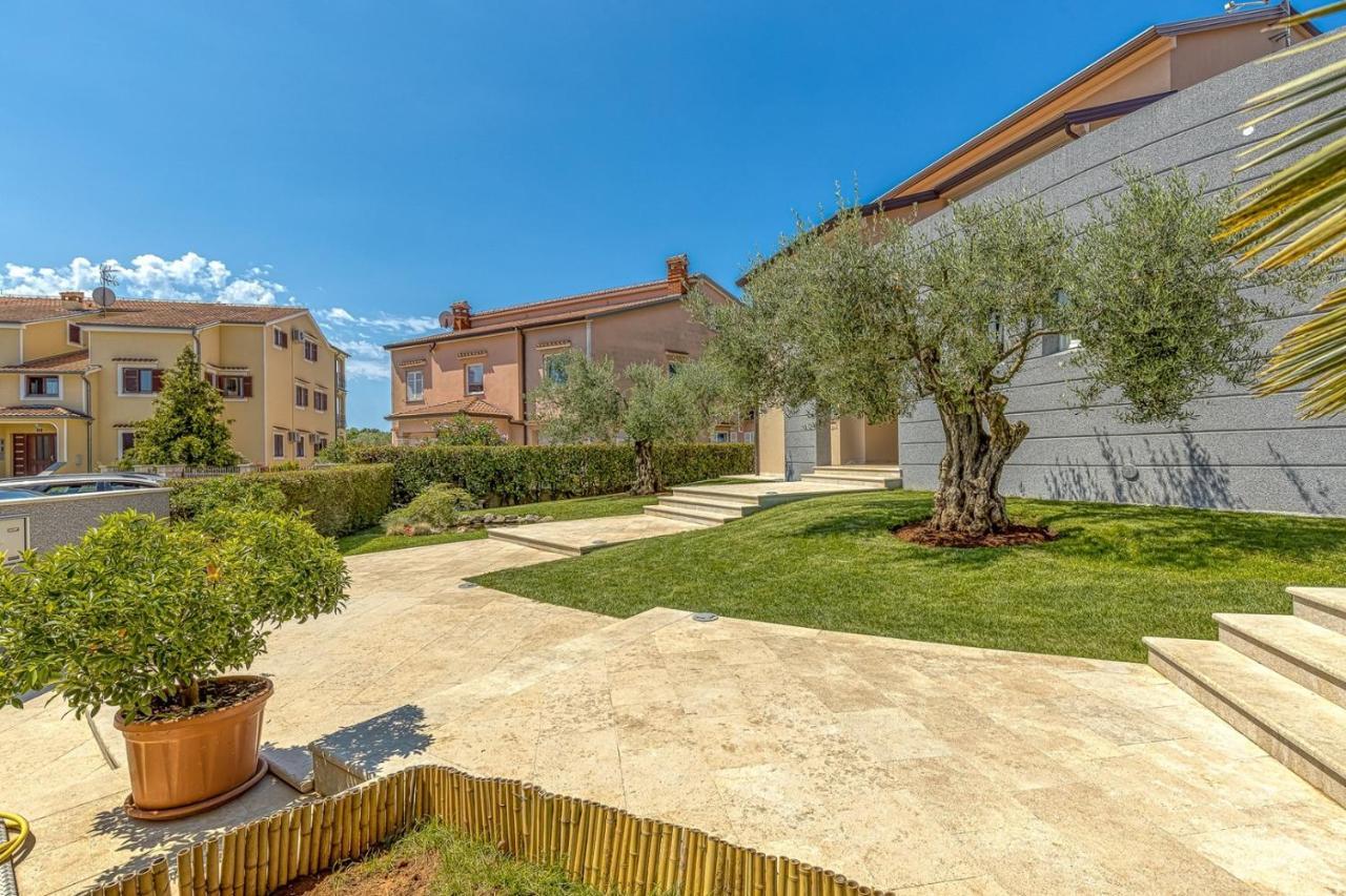 Apartment Complex Irena With Pool Пореч Екстериор снимка