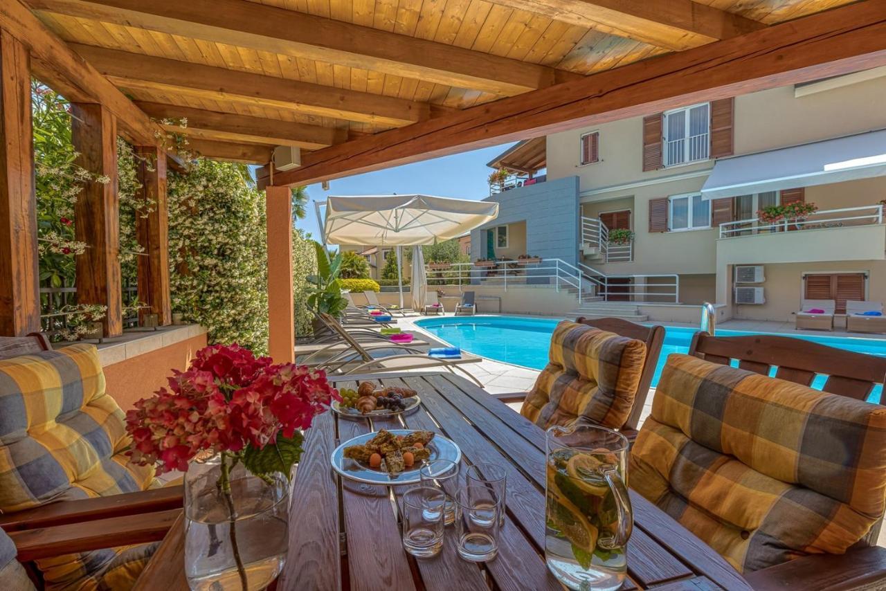 Apartment Complex Irena With Pool Пореч Екстериор снимка