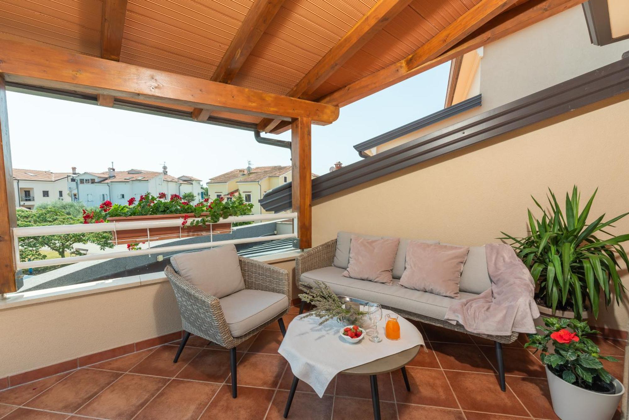 Apartment Complex Irena With Pool Пореч Екстериор снимка