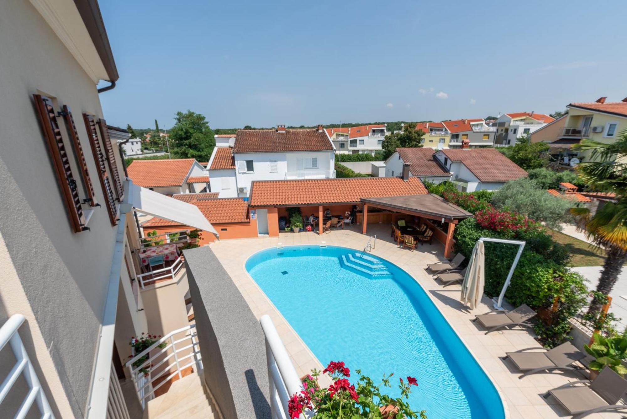 Apartment Complex Irena With Pool Пореч Екстериор снимка