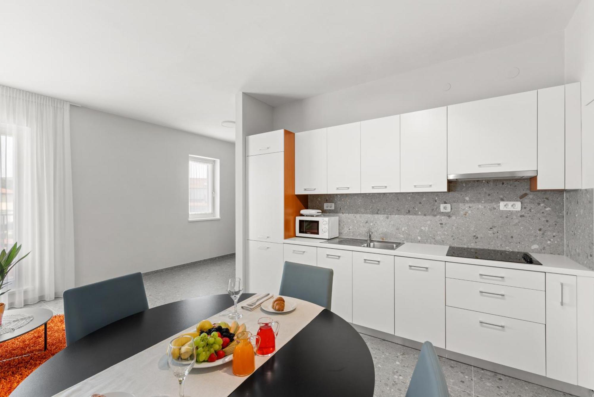 Apartment Complex Irena With Pool Пореч Екстериор снимка